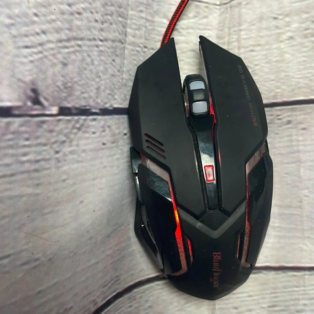 I am selling a keyboard and mouse. Good condition.